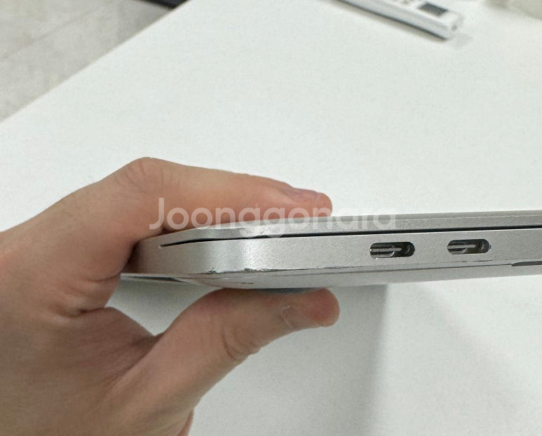 [애플] 맥북프로 2019 13인치 i5/8GB/256...--8