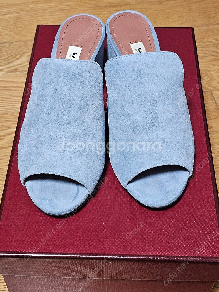 [가격인하] (새상품) 발리 스웨이드샌들--0