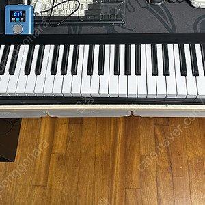 ALESIS V61