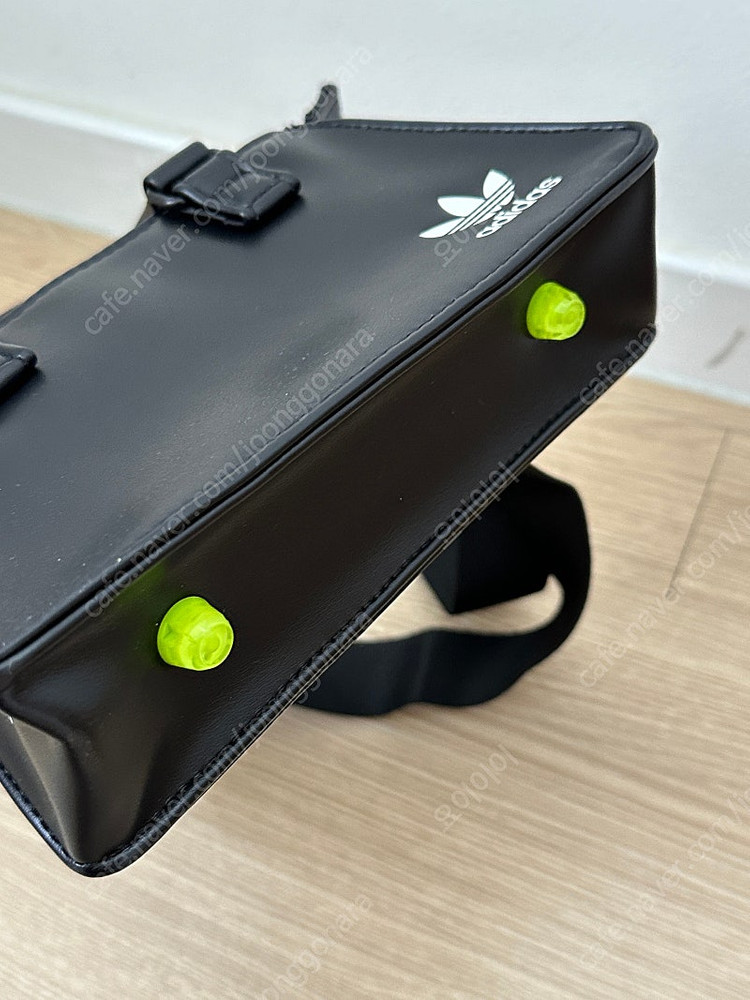 아디다스 크세니아슈나이더 에어라이너 미니백 새상품--1