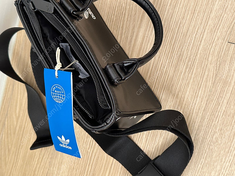 아디다스 크세니아슈나이더 에어라이너 미니백 새상품--2