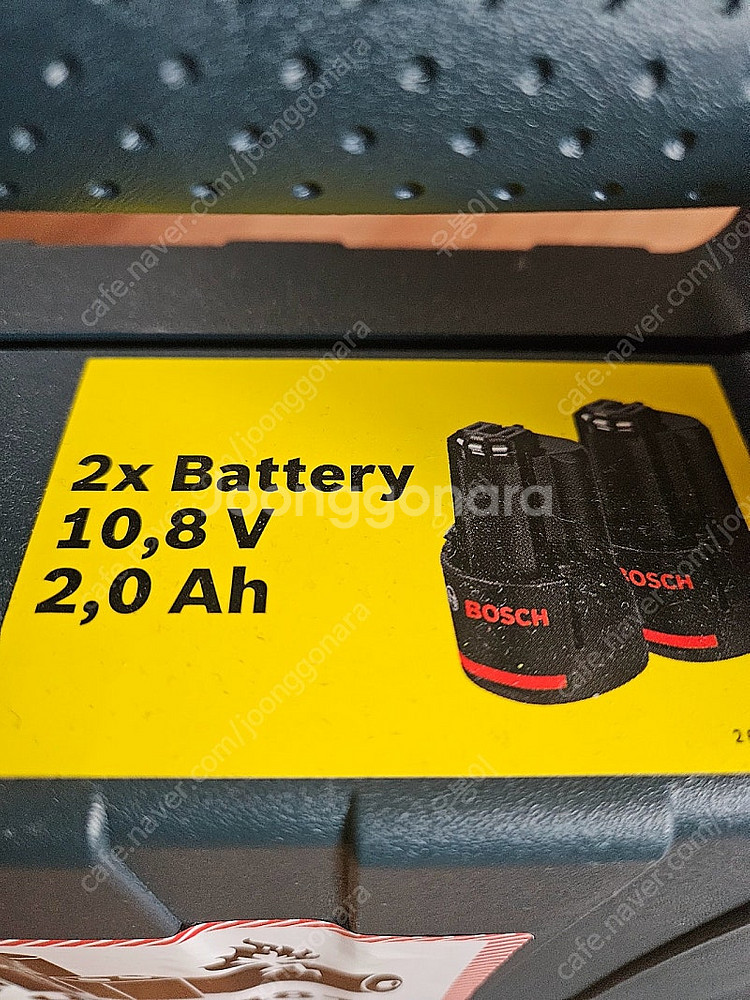 보쉬 10.8V 충전드릴 2A 배터리 두개 새제품--2