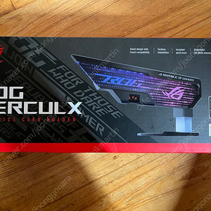 ASUS ROG Herculx 그래픽 카드 홀더 상태 a급 제품 판매합니다(택포 3만원)