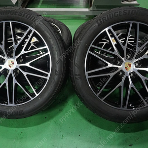 2024년형 신형 포르쉐 카이엔 RS스파이더 21인치 정품 신품급 휠 타이어 세트.