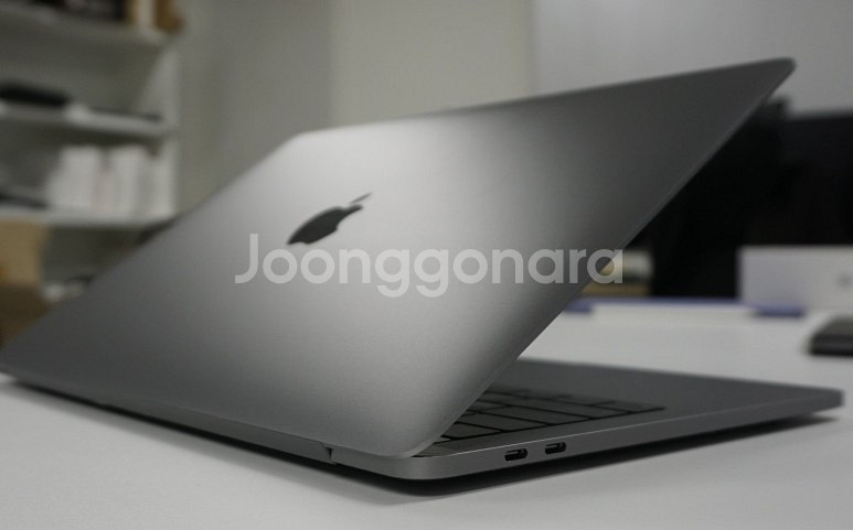 [애플] 맥북프로 2019 13인치 i5/8GB/256...--2