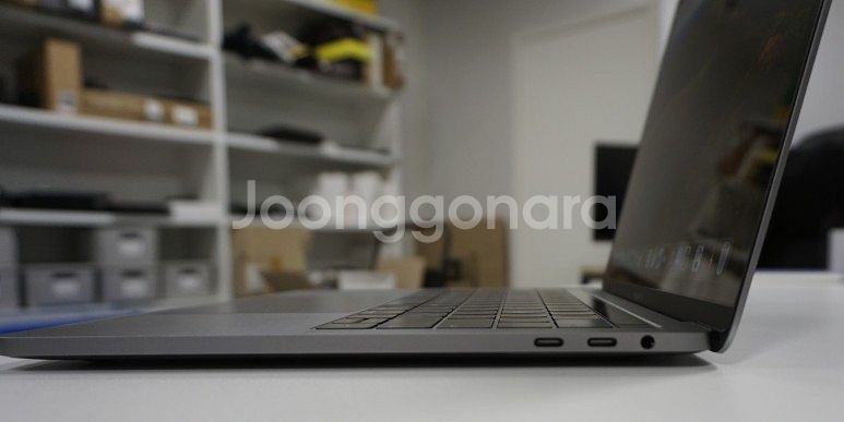 [애플] 맥북프로 2019 13인치 i5/8GB/256...--4