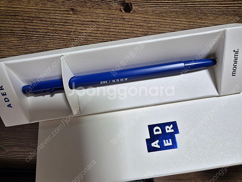 모나미 아더에러 콜라보 블루펜(한정판)--2