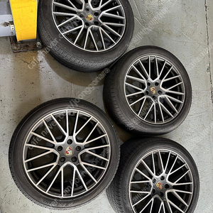 포르쉐 카이엔 RS 스파이더 21인치 정품 휠 타이어 판매