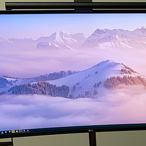 LG 울트라 모니터 38WN95C 팝니다.