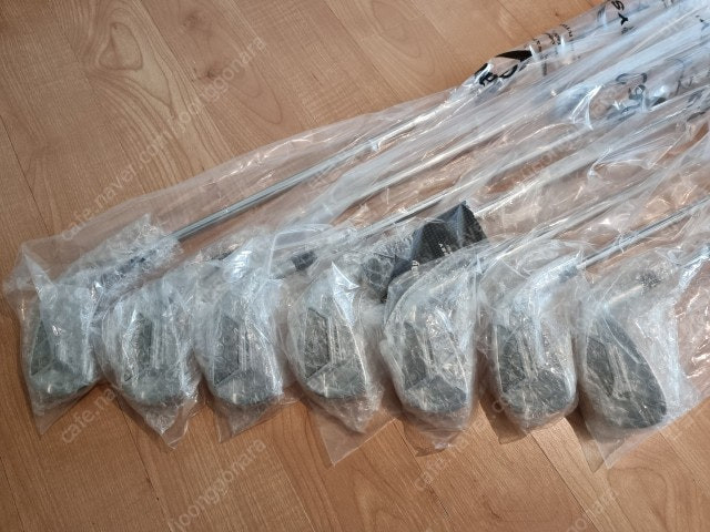 캘러웨이(정품) X포지드cb 7아이언(4~9,P) 경량스틸 R 새상품 팝니다--2