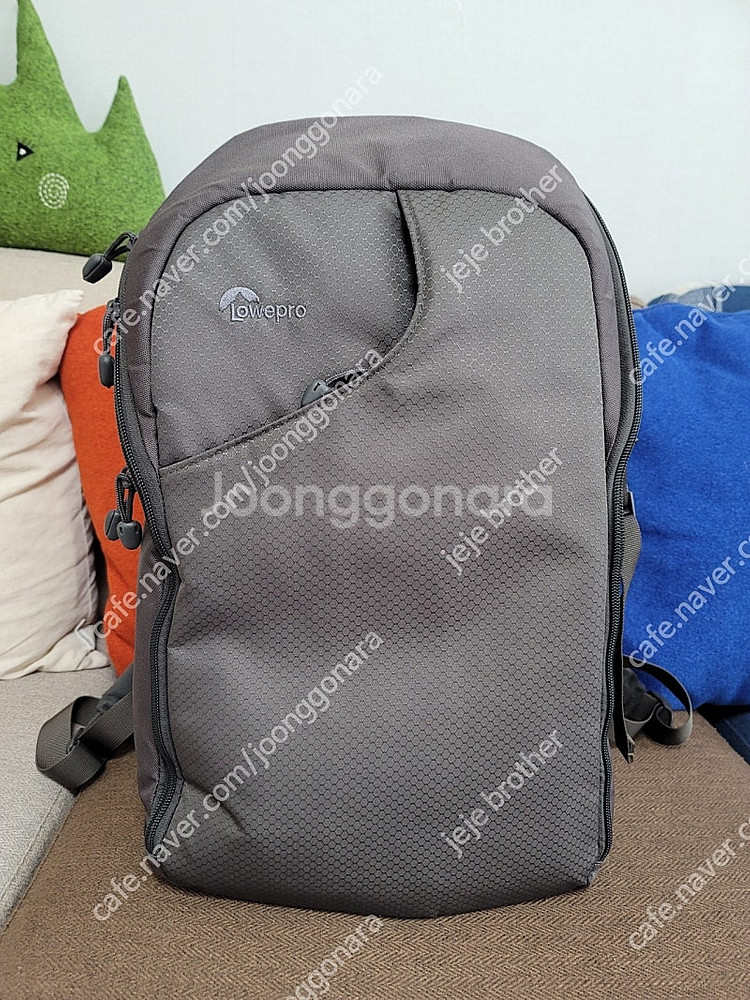 로우프로 트랜짓백팩 350AW 카메라 가방 판매합니다--0