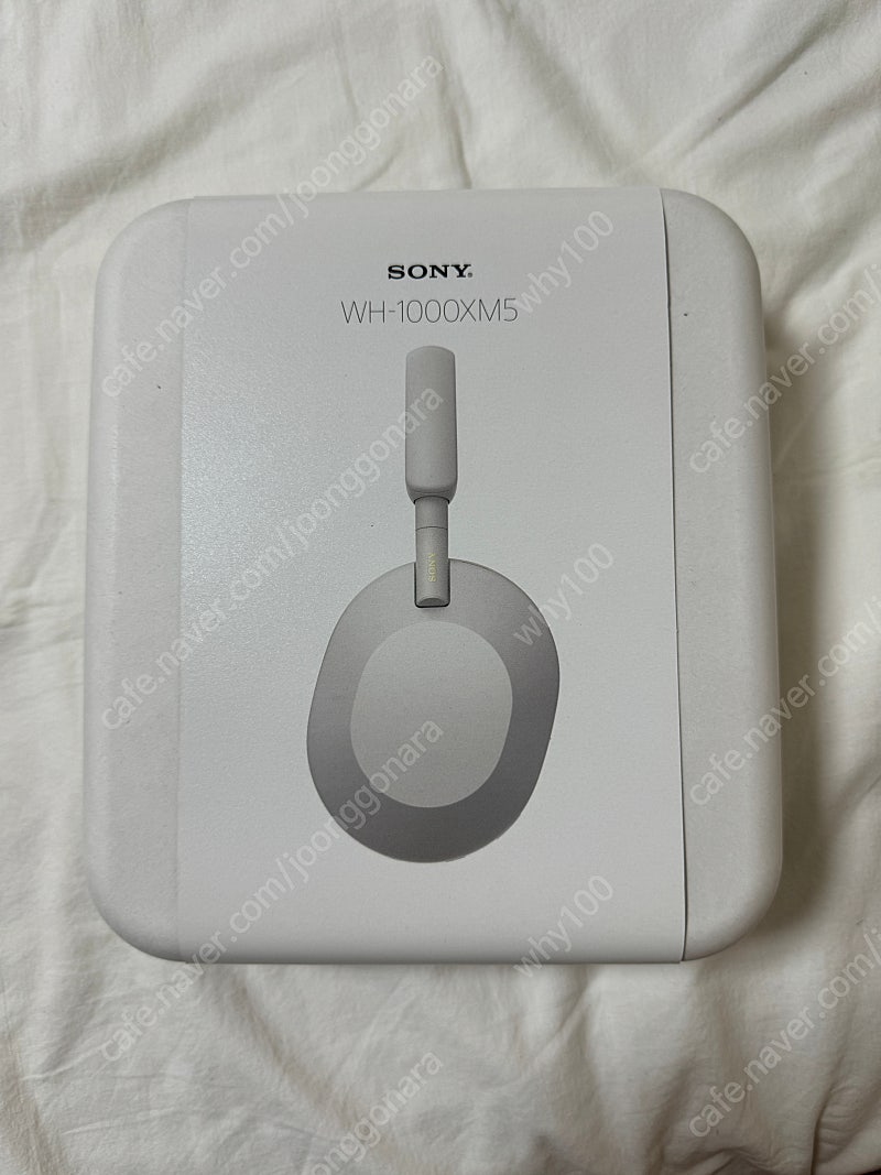 소니 WH-1000XM5 헤드폰 실버 팝니다.