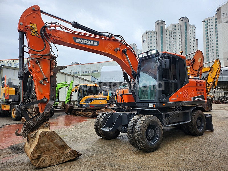 두산 DX140W 5 2017년식 가동8천 코끼리집게 ...--0