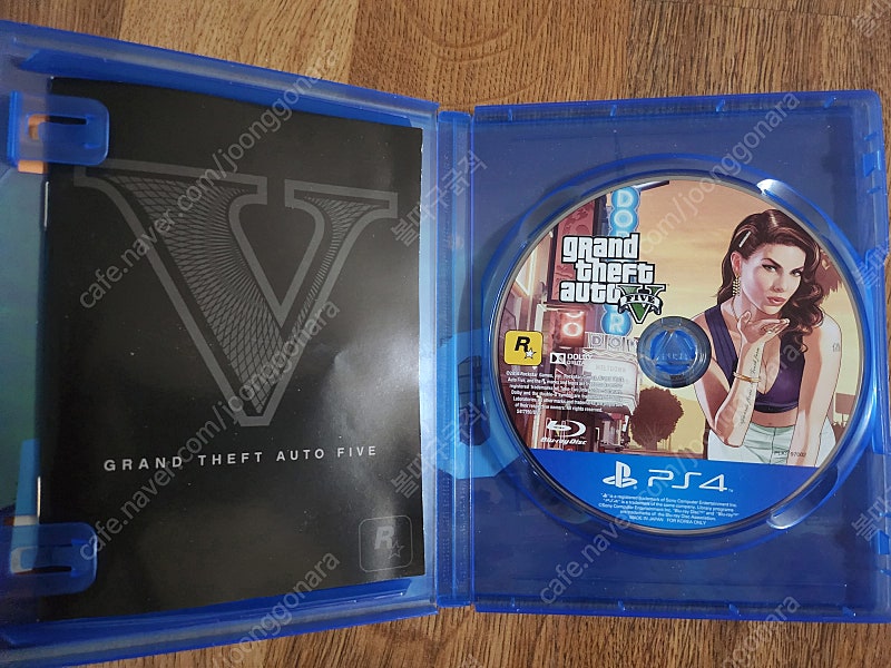 PS4 GTA5 택포 12,000원에 싸게팝니다.