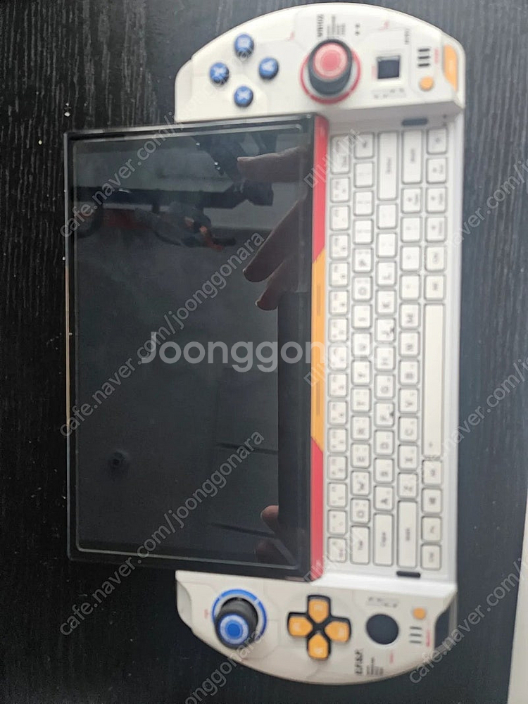 gpd win4 6800u 16g 4tb 팝니다.--2