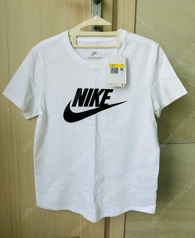 나이키 에센셜 아이콘 퓨추라 여성용 반팔 티셔츠