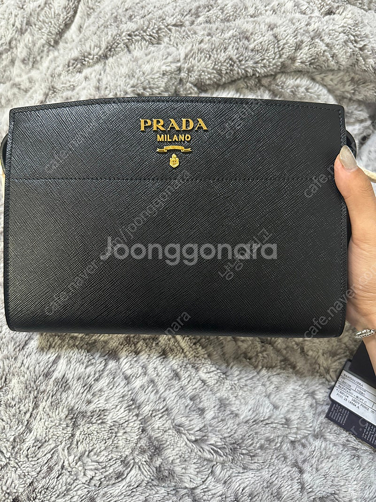 새상품) 프라다 사피아노 숄더백 팝니다--0