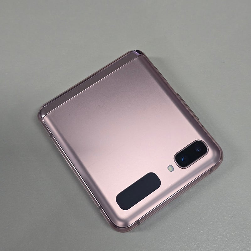 갤럭시 Z플립2 브론즈 256G 주름없는 가성비폰 10만에 판매합니다