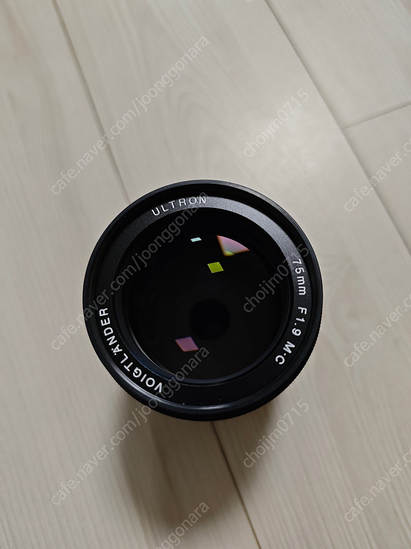 보이그랜더 75mm F1.9 울트론