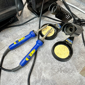 hakko 온도조절 인두기2개+거치대2+흡입기2대