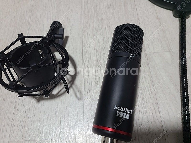 오디오인터페이스 스칼렛 2i2 3세대 헤드폰 마이크--5