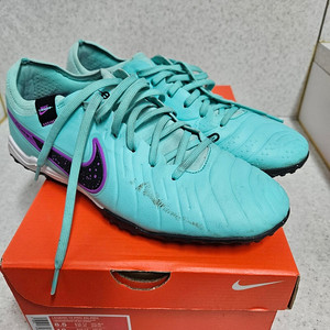 나이키 풋살화 티엠포 레전드10 프로 TF (265)