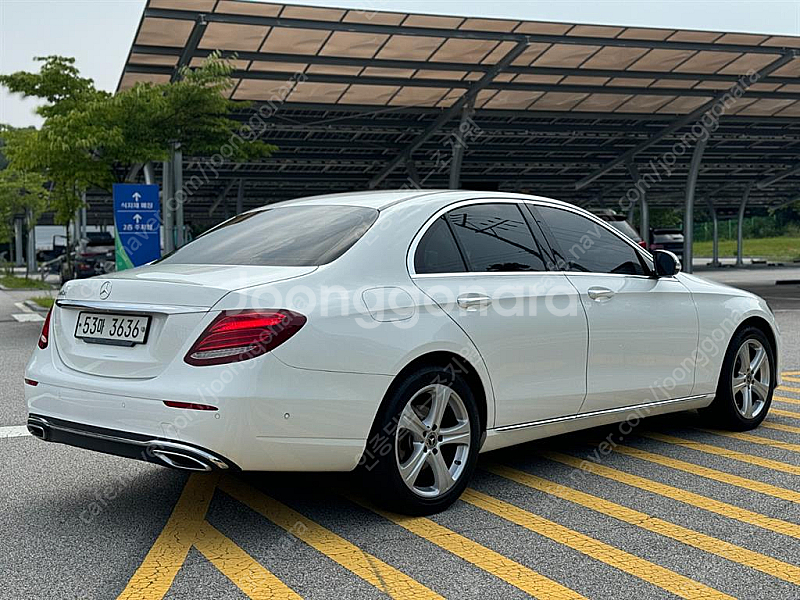 벤츠E-클래스 W213 E220d 아방가르드 (5인승)...--5