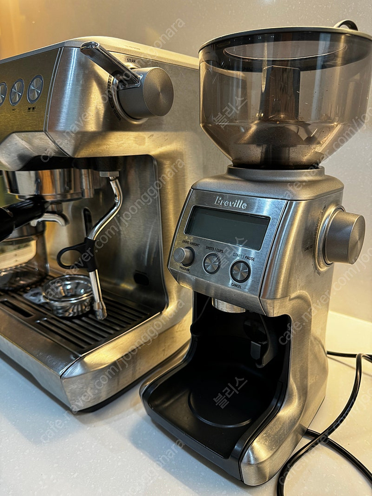 브레빌 920 + 전동 그라인더 포함 이미지