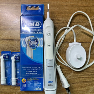 오랄비 전동칫솔 + 칫솔모 6개 판매합니다
