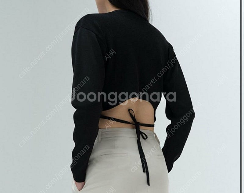 아모멘토 백 컷오프 가디건 블랙--3