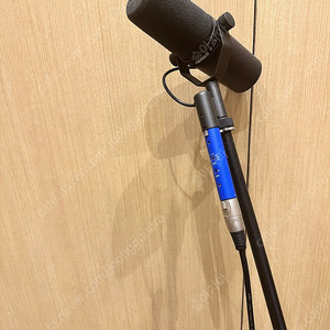 Shure SM7B + DM2 인라인 프리앰프 + 9.5m 케이블 + 마이크스탠드