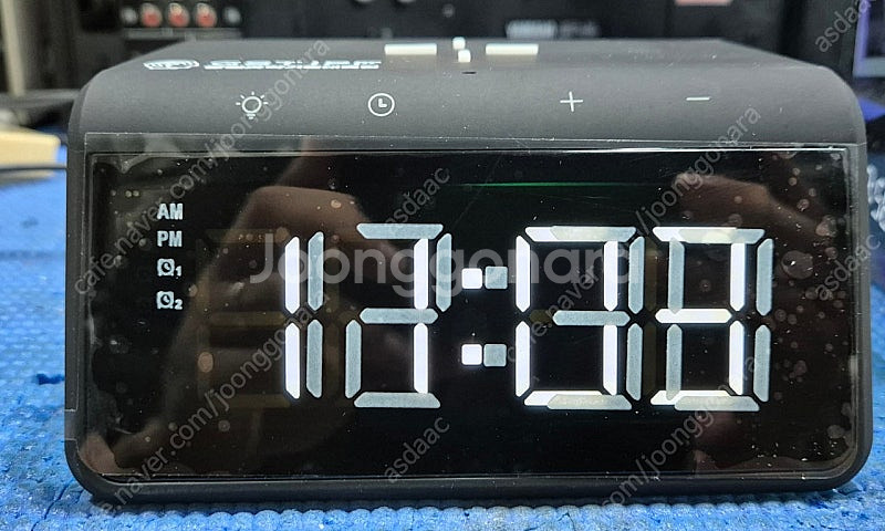 미사용 UM2 AL700 무선 충전 조명 알람시계 판매--3