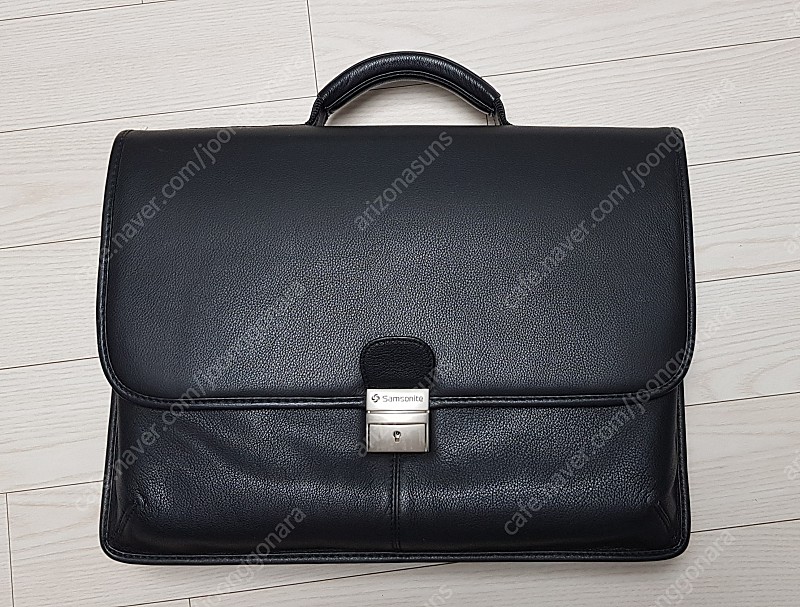 Samsonite 쌤소나이트 가죽 서류가방 (Classic Leather Flapover Briefcase, Black)