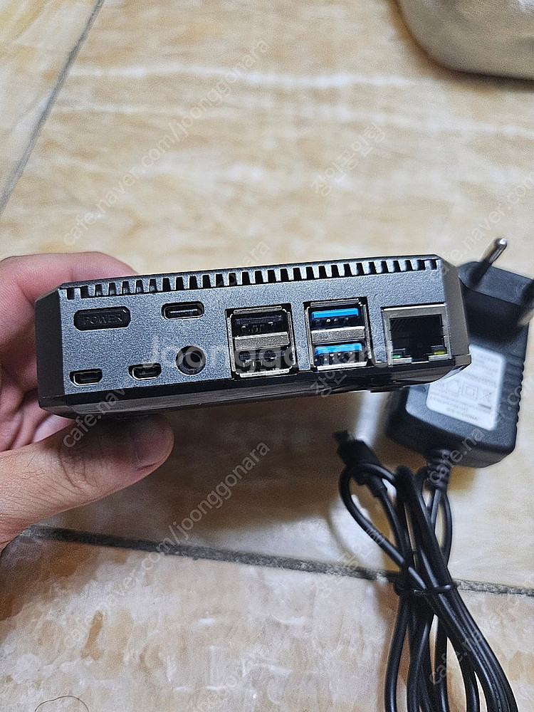 라즈베리파이 4 4GB + argon one 케이스--1