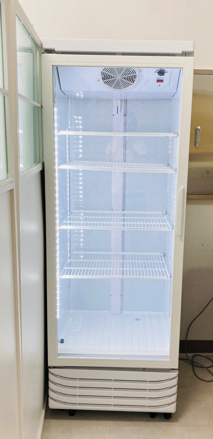 음료수 냉장고 간접냉각 방식 420리터 /유니하이테크 / 술냉장고 카페 주류 꽃 냉장 쇼케이스/ 강원도 영월