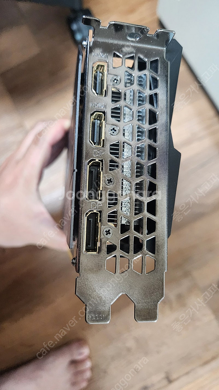 그래픽카드 라데온 RX 6600 XT GAMING--2