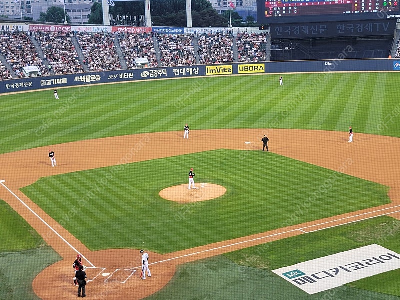 7월 20일 토요일 잠실야구장 LG vs 두산 1루 3루 네이비 2연석 양도합니다