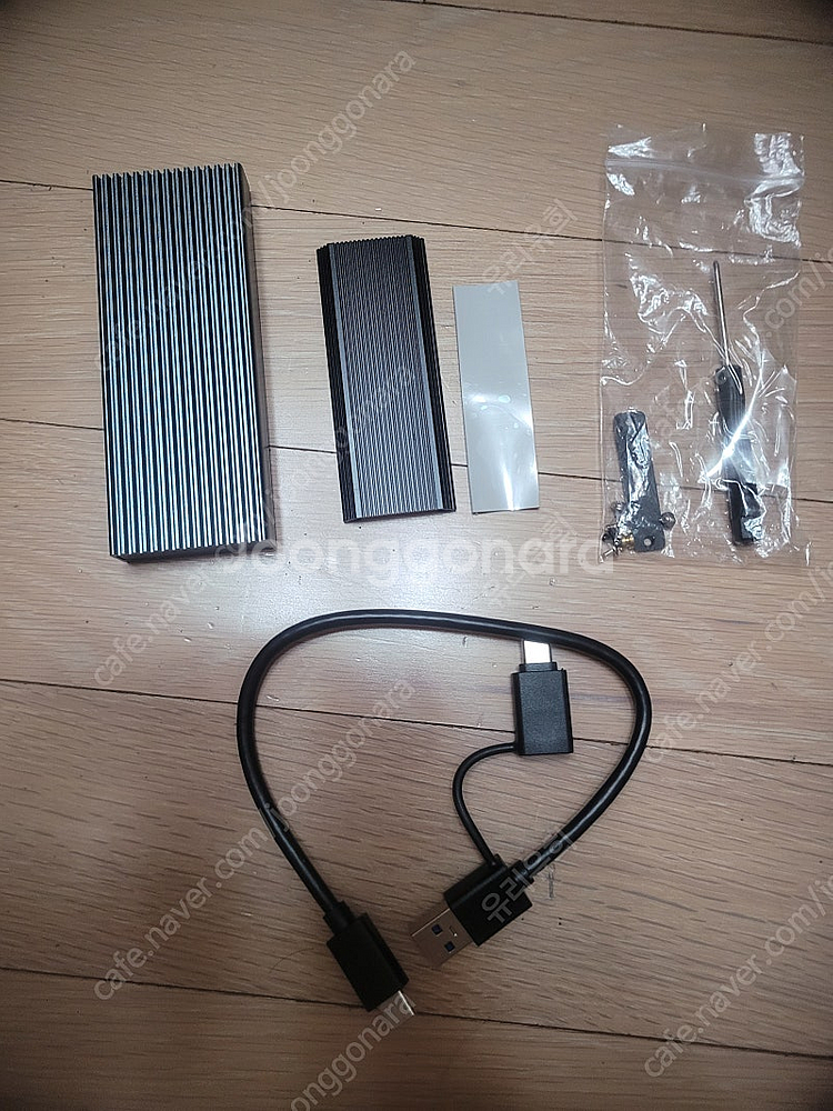 (미사용) 리뷰안 UX981 NVMe M.2 외장케이스--0