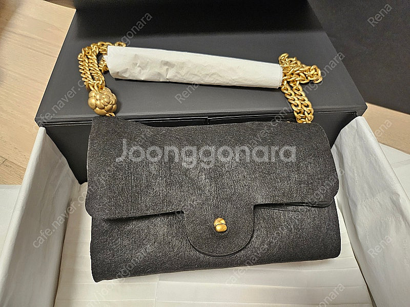 샤넬 클래식 금장 까멜리아 골드볼 뉴미니--1