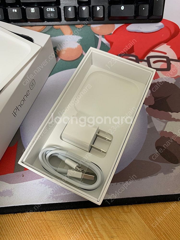 아이폰se1 32g 팝니다--8