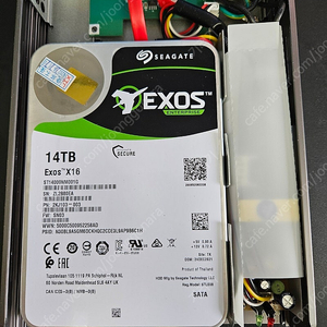 씨게이트 EXOS 14TB + 외장하드케이스 판매합니다.