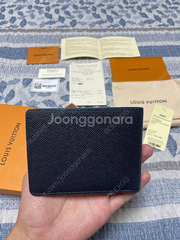 새상품 루이비통 타이가 멀티플월릿 반지갑 백화점풀셋--1