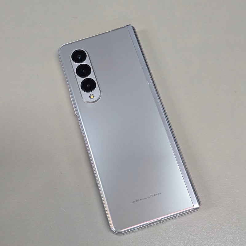갤럭시 Z폴드3 실버 512기가 상태 깨끗한폰 42만에 판매합니다