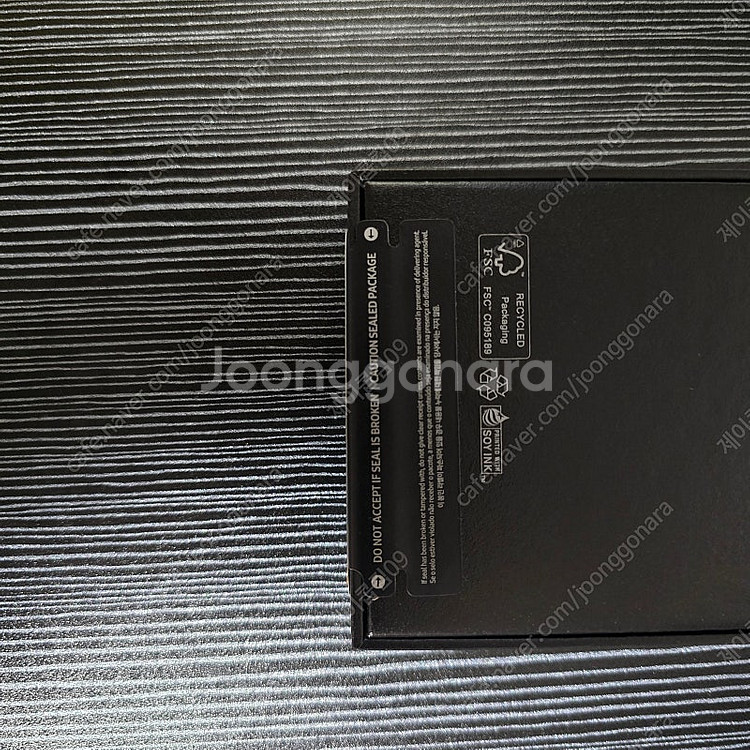 갤럭시 z플립6 512gb 그래프티드 블랙 (삼성 전용) 미개봉 판매합니다--0