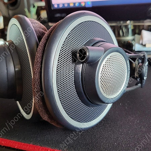 헤드폰 AKG K702 모니터링 헤드폰 판매합니다.