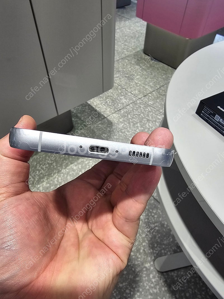갤럭시S23FE (S711) 크림 256GB 판매합니다...--3
