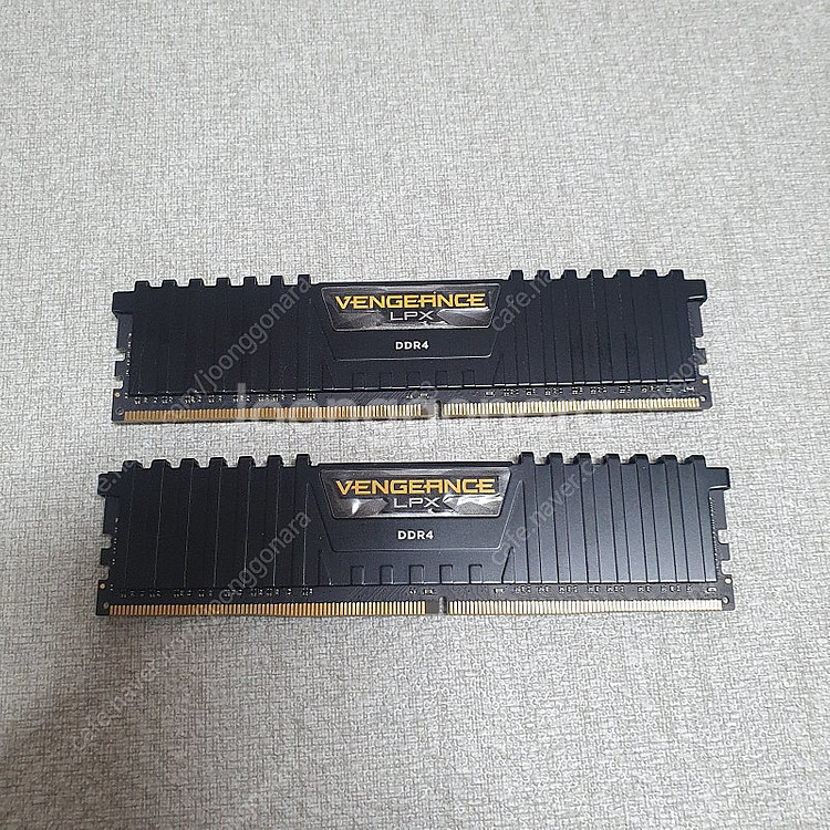 corsair vengeance lpx 32gb ddr...--1