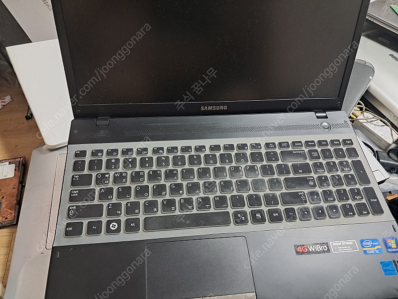 삼성노트북nt300v5a-wl4 팝니다 화면안뜸--0