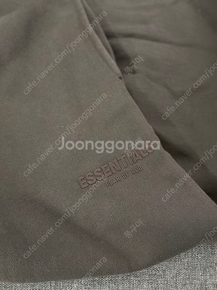 [M] 피오갓 에센셜 초코 스웻팬츠--1
