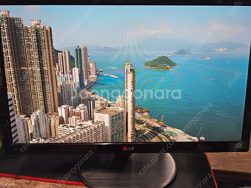 LG 24인치 24EA53VQ LED 모니터 팝니다--0